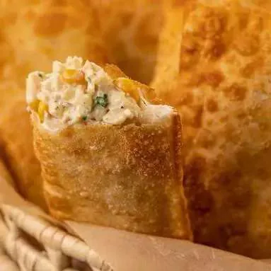 Pastel de frango com requeijão